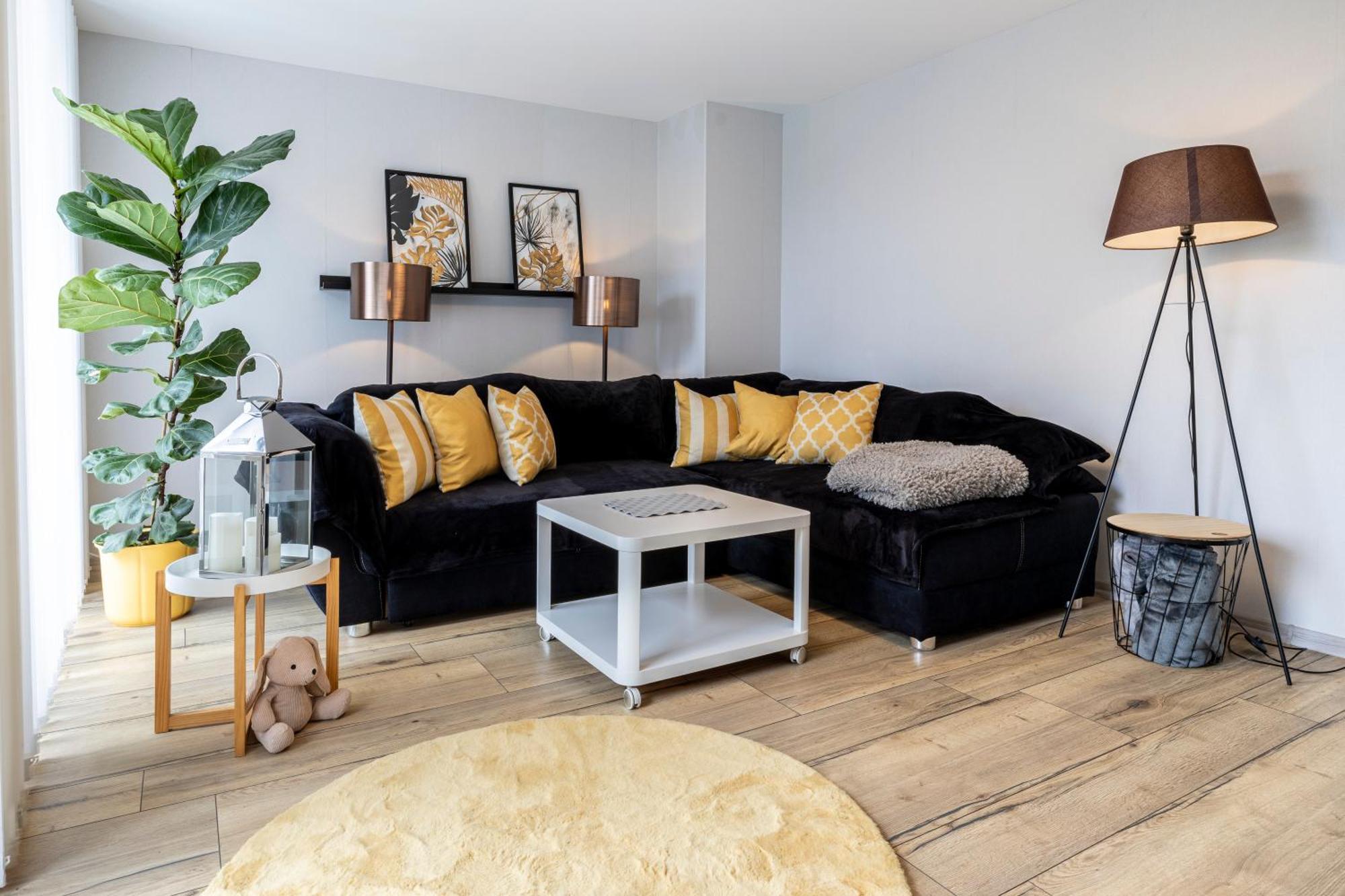 Design Maisonette - 24H Self-Check-In - Bis 7 Pers - In Direkter Weihernaehe - Parkplatz - Wifi - Balkon -Terrasse - Radwege Schiffweiler Exterior photo